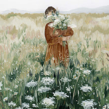 Load image into Gallery viewer, close-up view of the girl holding a bunch of queen Anne&#39;s lace flowers

